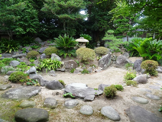 河本氏庭園表の庭北の写真